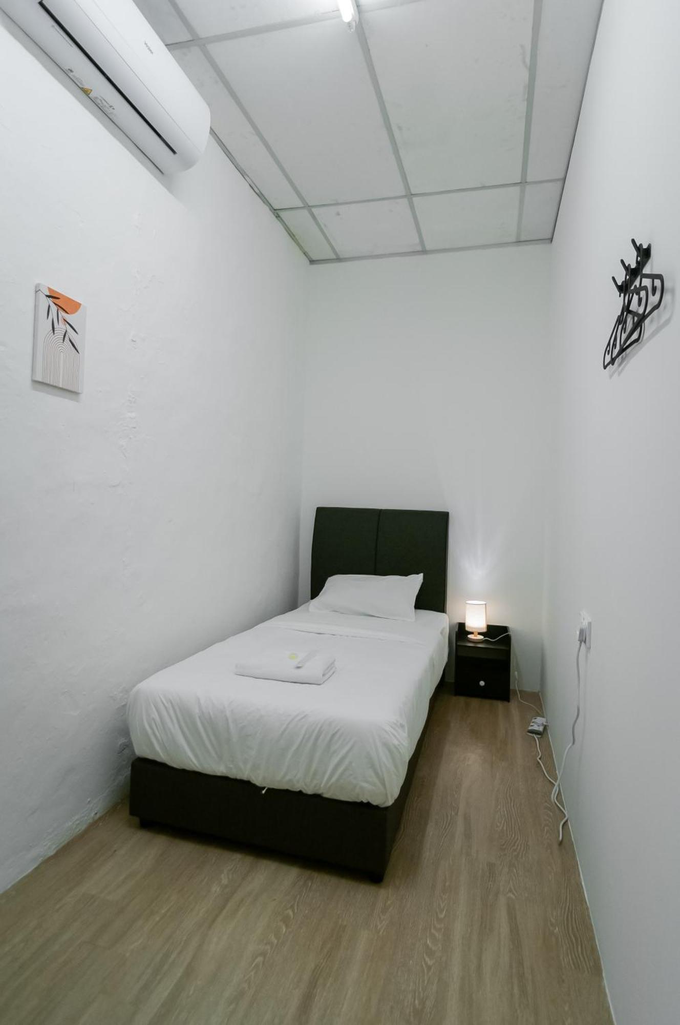 The Terraces By Aayu George Town Penang Hostel Bagian luar foto